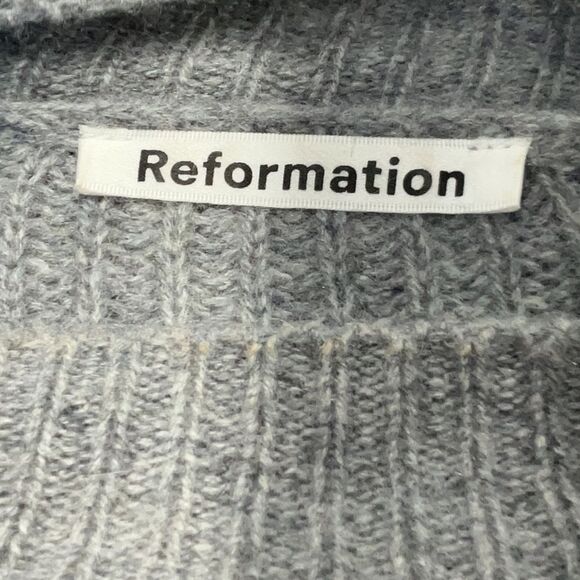 NEW Reformation Cashmere Gray Mock Neck Balloon Sleeve Ribbed Sweater Medium - Picture 5 of 9
